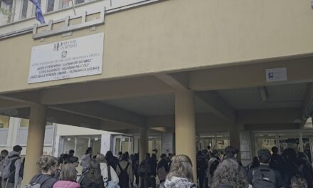 Un caloroso benvenuto agli studenti di classe prima!
